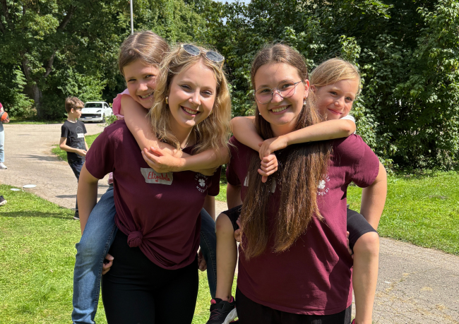 Mazpulki-saulesdarza-vasara